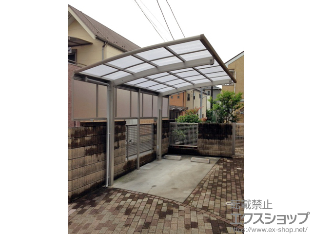 東京都板橋区ののカーポート プレシオスポート 積雪〜20cm対応＋サイドパネル＋着脱式補助柱 2本入 施工例