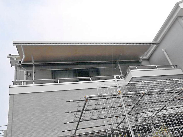 東京都杉並区のLIXIL リクシル（トステム）のオーニング・日よけ 彩風S型 電動リモコン式 施工例