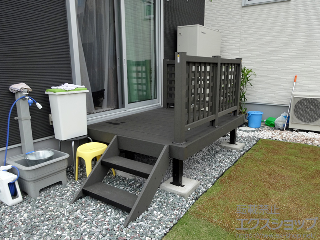 神奈川県秦野市ののウッドデッキ リウッドデッキ 200＋リウッドステップ5型 Sタイプ（2段）＋リウッドデッキフェンス1型＜ラチス格子＞ 施工例