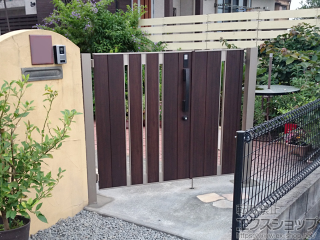 鹿児島県鹿児島市のの門扉 ジオーナ門扉 SA型 両開き親子 マテリアルカラー エントリーシステム タッチキー 柱使用 施工例