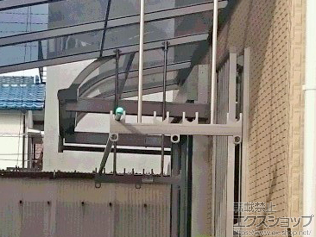 兵庫県加古郡播磨町のLIXIL リクシル（トステム）のテラス屋根 ライザーテラスII R型 ルーフタイプ 単体 積雪〜20cm対応 施工例