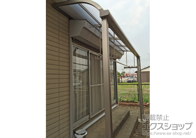 栃木県足利市のLIXIL リクシル（トステム）のテラス屋根 ライザーテラスII R型 テラスタイプ 単体 積雪〜20cm対応 施工例