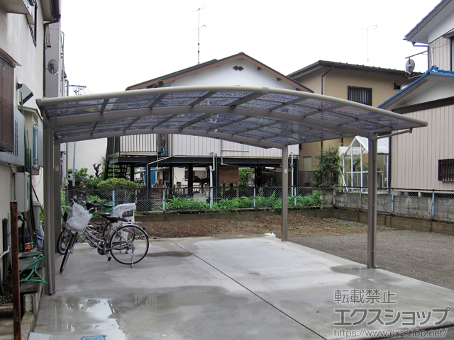 埼玉県さいたま市のLIXIL リクシル（トステム）のカーポート カーブポートシグマIII ワイド 積雪〜20cm対応 施工例