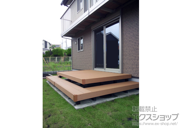 埼玉県東松山市ののウッドデッキ リウッドデッキ 200＋段床セット 正面・両側面タイプ 1段 施工例