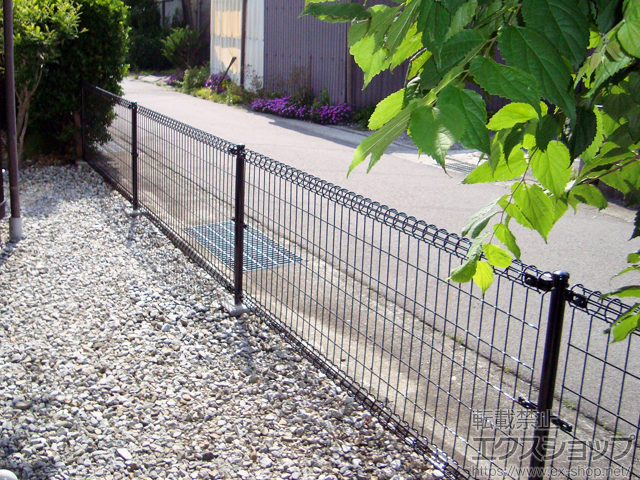 長野県岡谷市ののフェンス・柵 メッシュフェンス M0 間仕切りタイプ 施工例