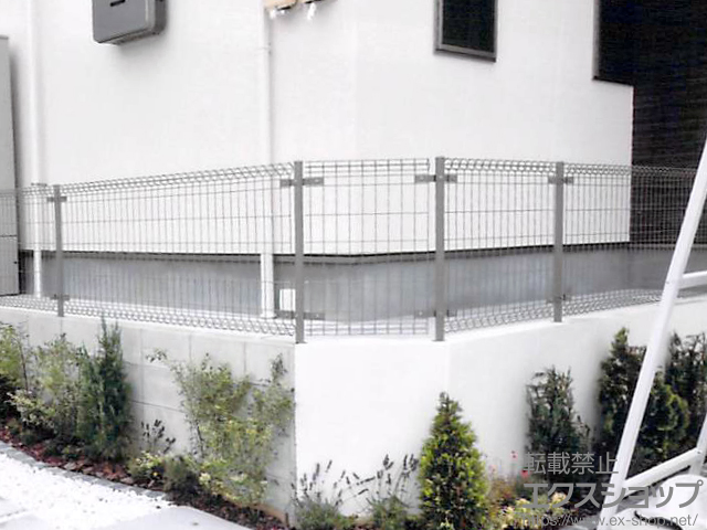 愛知県長久手市ののフェンス・柵 イーネットフェンス1M型 間仕切りタイプ 施工例