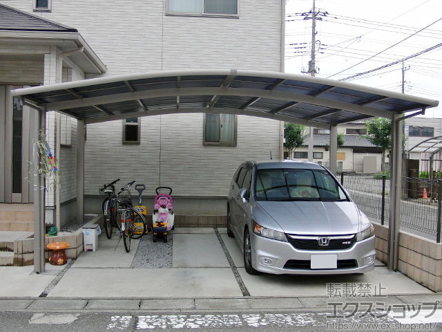 埼玉県熊谷市ののカーポート ネスカR (ラウンドスタイル) ワイド　積雪〜20cm対応 施工例