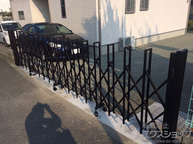 神奈川県小田原市ののカーゲート トリップゲート RB型 ノンレール 片開き親子 54DO(13S+41T) 施工例