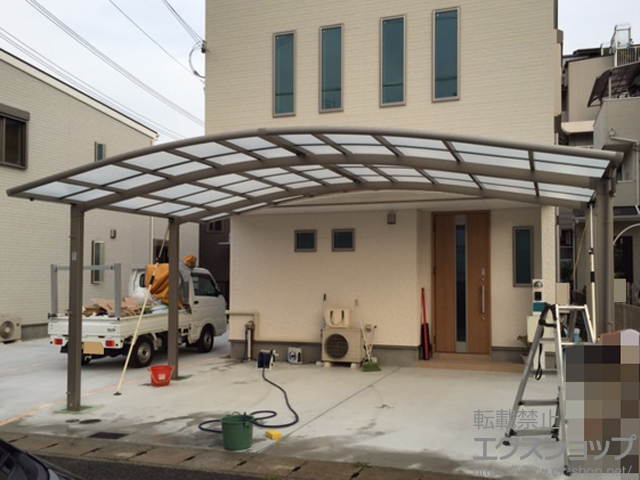 兵庫県神戸市のLIXIL リクシル（トステム）のカーポート カーブポートシグマIII ワイド 積雪〜20cm対応 施工例