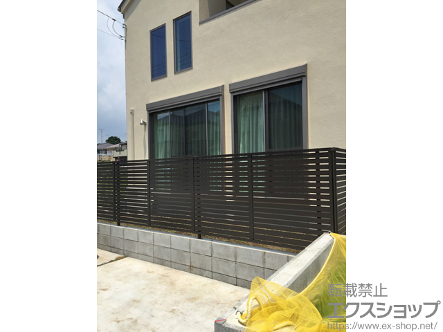 神奈川県厚木市ののフェンス・柵 プレスタフェンス 7Y型 横スリット フリーポールタイプ 施工例