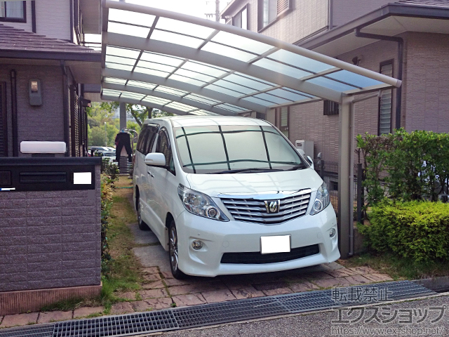 兵庫県神戸市ののカーポート ネスカR (ラウンドスタイル)縦連棟  積雪〜20cm対応 施工例