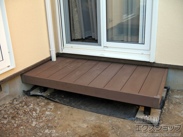 神奈川県横浜市ののウッドデッキ リウッドデッキ 200＋リウッドデッキ 200用点検口 施工例