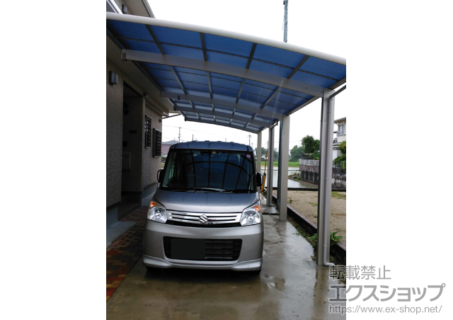 福岡県久留米市ののカーポート レイナポートグラン 縦連棟　積雪〜20cm対応＋着脱式サポート 標準・ハイルーフ兼用 2本入り×2セット 施工例