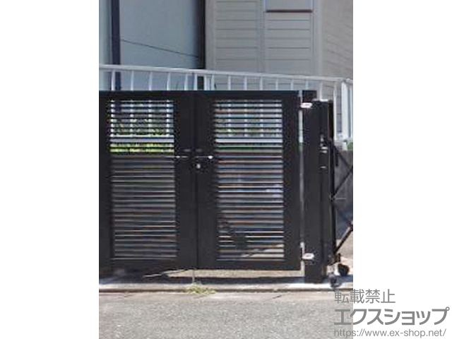 福岡県糸島市のの門扉 ライシス門扉 1型 細横桟 両開き 柱使用 施工例