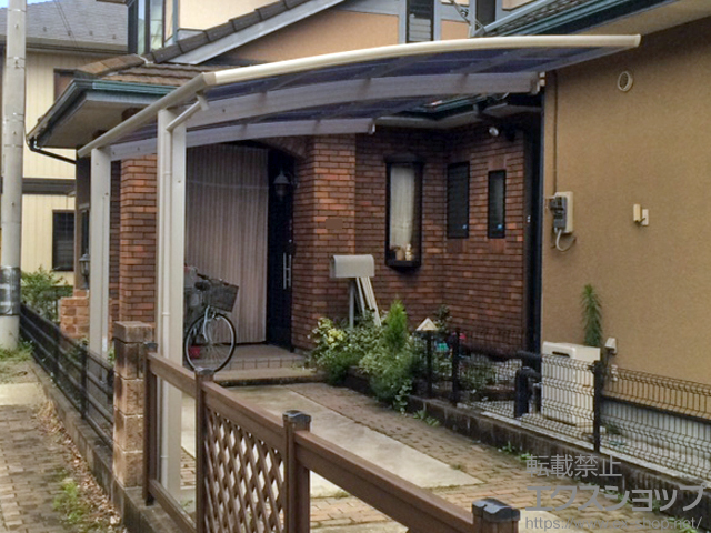 群馬県高崎市ののカーポート プレシオスポート 積雪〜20cm対応＋着脱式補助柱 標準・ハイルーフ兼用 2本入り×1セット 施工例