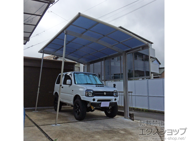 静岡県裾野市ののカーポート レイナポートグラン　積雪〜20cm対応＋サイドパネル 1段＋着脱式サポート 標準・ハイルーフ兼用 2本入り×1セット 施工例