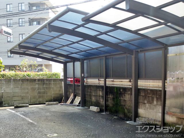 神奈川県横浜市のLIXIL リクシル（トステム）のカーポート カーブポートシグマIII 延長 積雪〜20cm対応＋ロング柱23仕様（有効高 約2,300mm）＋着脱式サポート ロング柱23用 1本入り×3セット 施工例