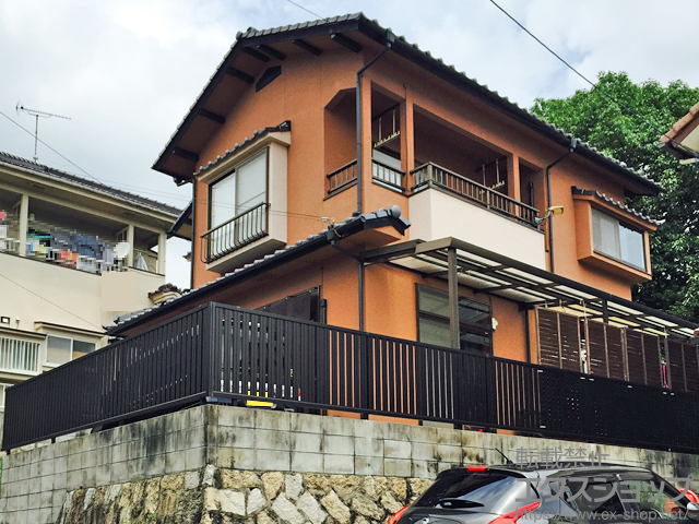 広島県広島市ののフェンス・柵 エクスラインフェンス22型 たて半目隠し 自由柱施工 施工例