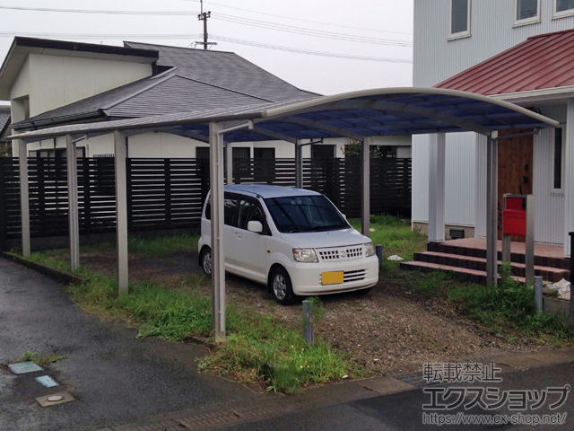 鹿児島県鹿児島市ののカーポート プレシオスポート ワイド 縦連棟 積雪〜20cm対応＋屋根ふき材補強部品 施工例