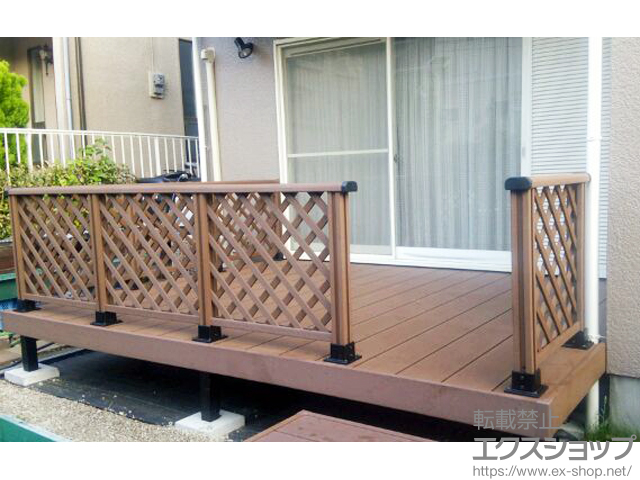 千葉県印西市ののウッドデッキ ひとと木2＋デッキフェンス ＜ラチス細目タイプ＞＋二段デッキ 施工例