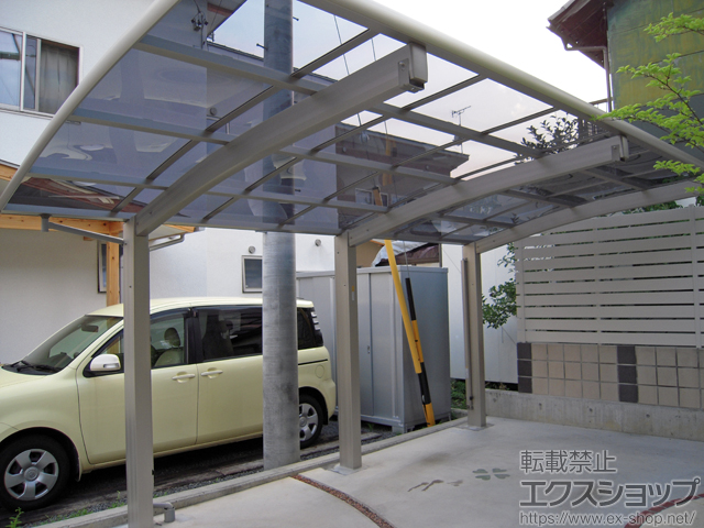 長野県長野市ののカーポート レイナポートグラン50 積雪〜50cm対応＋着脱式サポート 標準・ハイルーフ兼用 3本入り×1 施工例