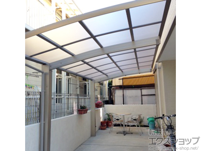 東京都世田谷区ののカーポート レイナポートグラン　積雪〜20cm対応＋着脱式サポート　標準・ハイルーフ仕様　2本入り×1セット 施工例