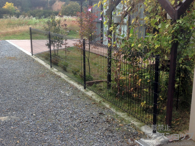 長野県松本市ののフェンス・柵 ハイグリッドフェンスN8型 フリーポールタイプ 施工例