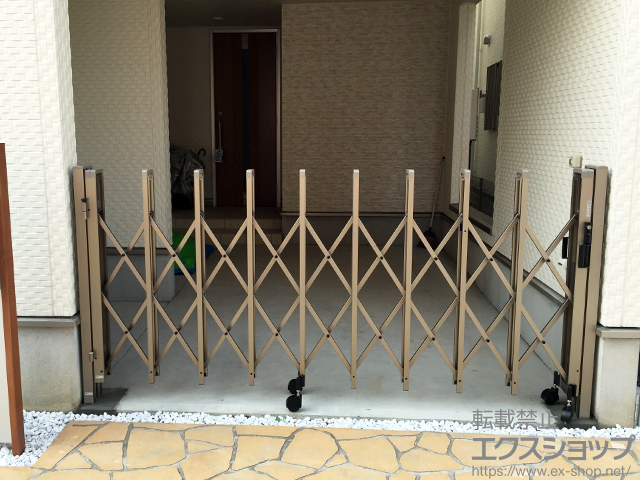 東京都江戸川区ののカーゲート トリップゲート RB型 ノンレール 片開き 27S 施工例