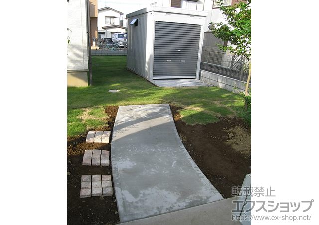 千葉県野田市のの倉庫・ガレージ バイク保管庫 土間タイプ 一般型(FXN-1726S UG)＋バイク保管庫 オプション 施工例