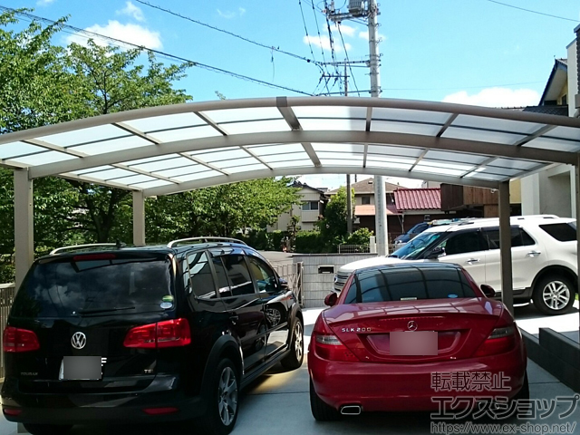 埼玉県越谷市ののカーポート ネスカR (ラウンドスタイル) ワイド 積雪〜20cm対応 施工例