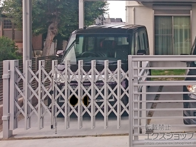 愛知県稲沢市ののカーゲート アルシャインHG ノンキャスター 片開き 220S 施工例