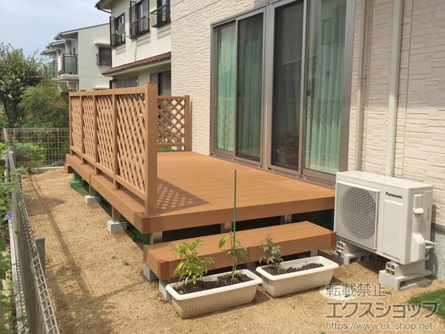 兵庫県神戸市ののウッドデッキ リウッドデッキ 200+部分段床セット+独立式リウッドステップ2型+フェンス2型<ラチス格子> 施工例