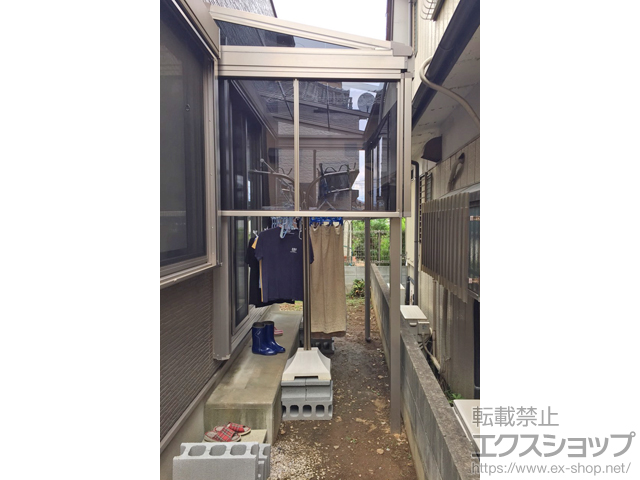 埼玉県北本市のLIXIL リクシル（トステム）のテラス屋根 ライザーテラスII F型 テラスタイプ 単体 積雪〜20cm対応＋F型用前面スクリーン1段＋側面ランマパネル 左右セット＋側面スクリーン1段×2 施工例