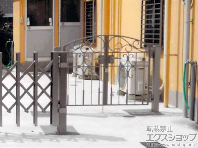 大分県豊後大野市のの門扉 コラゾン2型 両開き　柱使用 施工例