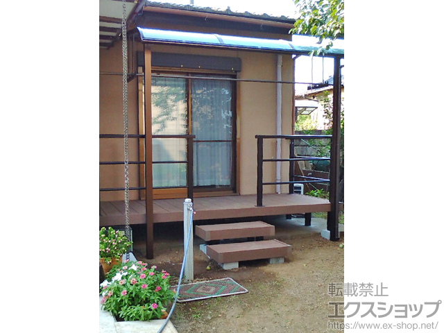 茨城県水戸市ののウッドデッキ リウッドデッキ 200+独立式 リウッドステップ2型+リウッドデッキ 200専用 シンプルモダンデッキフェンス2型 <横格子2本タイプ> 施工例