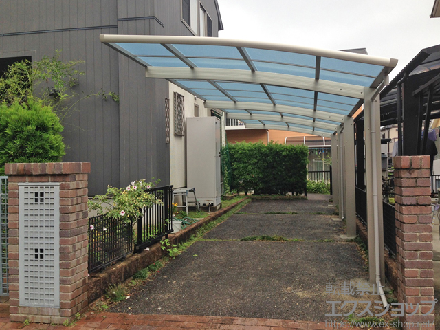 福岡県遠賀郡岡垣町ののカーポート レイナポートグラン 縦連棟　積雪〜20cm対応 施工例