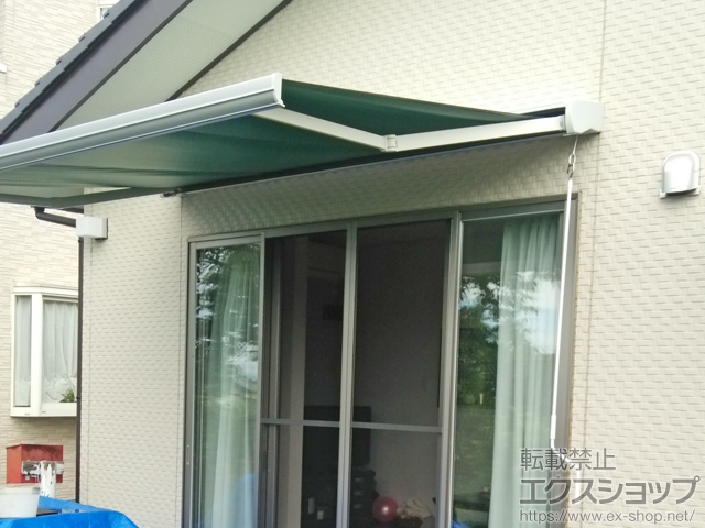 群馬県北群馬郡榛東村のLIXIL リクシル（トステム）のオーニング・日よけ 彩風C型 手動式 施工例