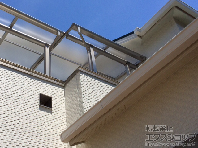 大阪府富田林市ののバルコニー・ベランダ屋根 プレシオステラス F型 屋根タイプ 単体 積雪〜20cm対応 施工例