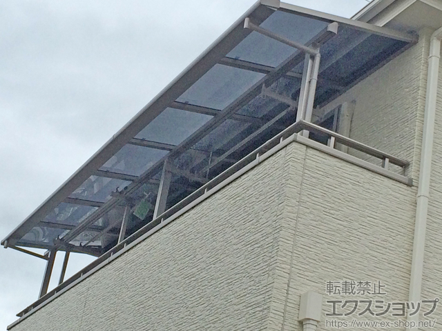 兵庫県姫路市のLIXIL リクシル（トステム）のバルコニー・ベランダ屋根 ライザーテラスII F型 屋根タイプ 連棟 積雪〜20cm対応+吊り下げ物干し 施工例