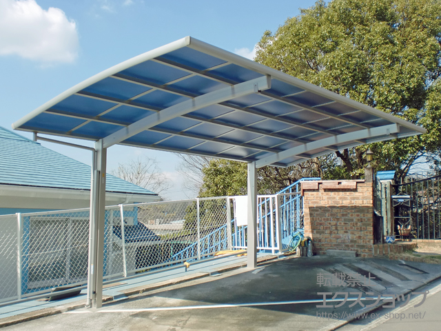 東京都町田市ののカーポート レイナポートグラン　積雪〜20cm対応＋着脱式サポート 標準・ハイルーフ兼用 2本入り×1セット 施工例