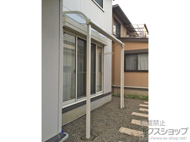 京都府舞鶴市のLIXIL リクシル（トステム）のテラス屋根 ライザーテラスII R型 1500 テラスタイプ 単体 積雪〜50cm対応+ライザーテラスII用 壁付け物干し 標準タイプ 2本入り×1セット 施工例