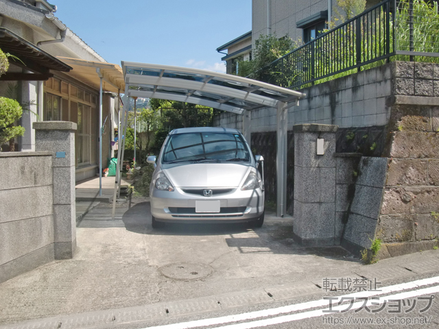 鹿児島県鹿児島市ののカーポート プレシオスポート 積雪〜20cm対応+プレシオスポート 着脱式補助柱 2本入り×1セット 施工例