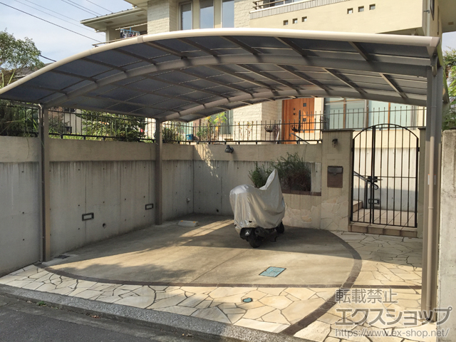 神奈川県鎌倉市ののカーポート ネスカR (ラウンドスタイル) ワイド 積雪〜20cm対応 施工例