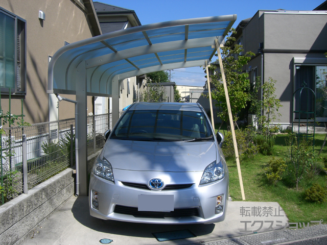 埼玉県三郷市ののカーポート レイナキャップポートグラン　積雪〜20cm対応 施工例