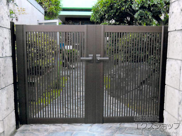 和歌山県和歌山市のの門扉 エクスライン門扉2型 両開き 門柱使用 施工例