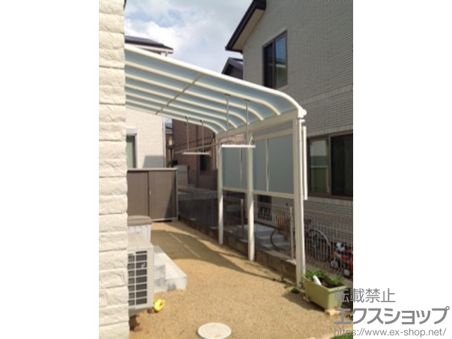 滋賀県大津市ののテラス屋根 ヴェクターテラス R型 テラスタイプ 単体 積雪〜20cm対応＋吊り下げ式物干し＋前面パネル 施工例