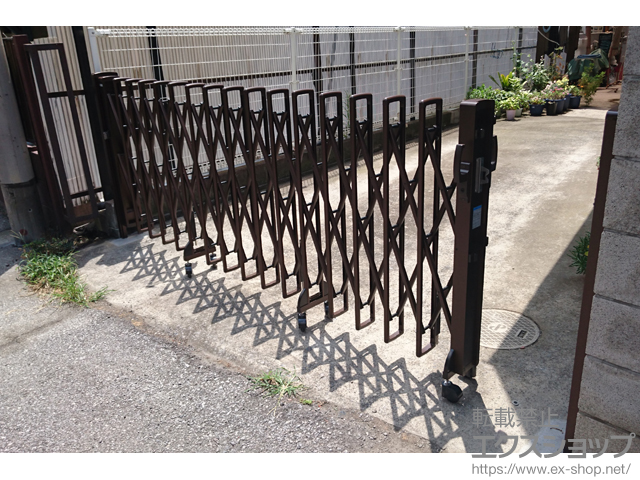 東京都足立区ののカーゲート レイオス4型 ノンレール 片開き 34S 施工例