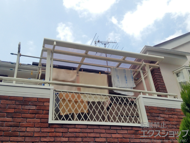 神奈川県横浜市のLIXIL リクシル（トステム）のバルコニー・ベランダ屋根 ライザーテラスII F型 屋根タイプ 単体 積雪〜20cm対応 施工例
