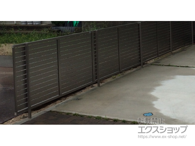 福島県福島市ののフェンス・柵 プレスタフェンス 7Y型 横スリット フリーポールタイプ 施工例