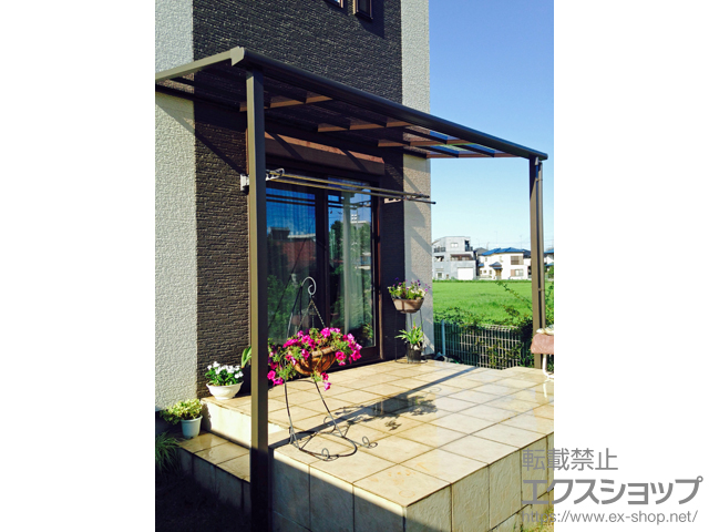 埼玉県川越市のLIXIL リクシル（トステム）のテラス屋根 ライザーテラスII F型 テラスタイプ 単体 積雪〜20cm対応 施工例